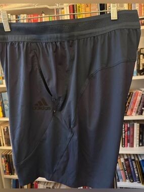 Men’s Adidas Workout Shorts XL